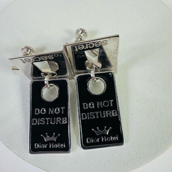 Christian‎ Dior Secret Hotel Screw Back Silver Tone Vintage Earrings Non-Pierced - Picture 2 of 7